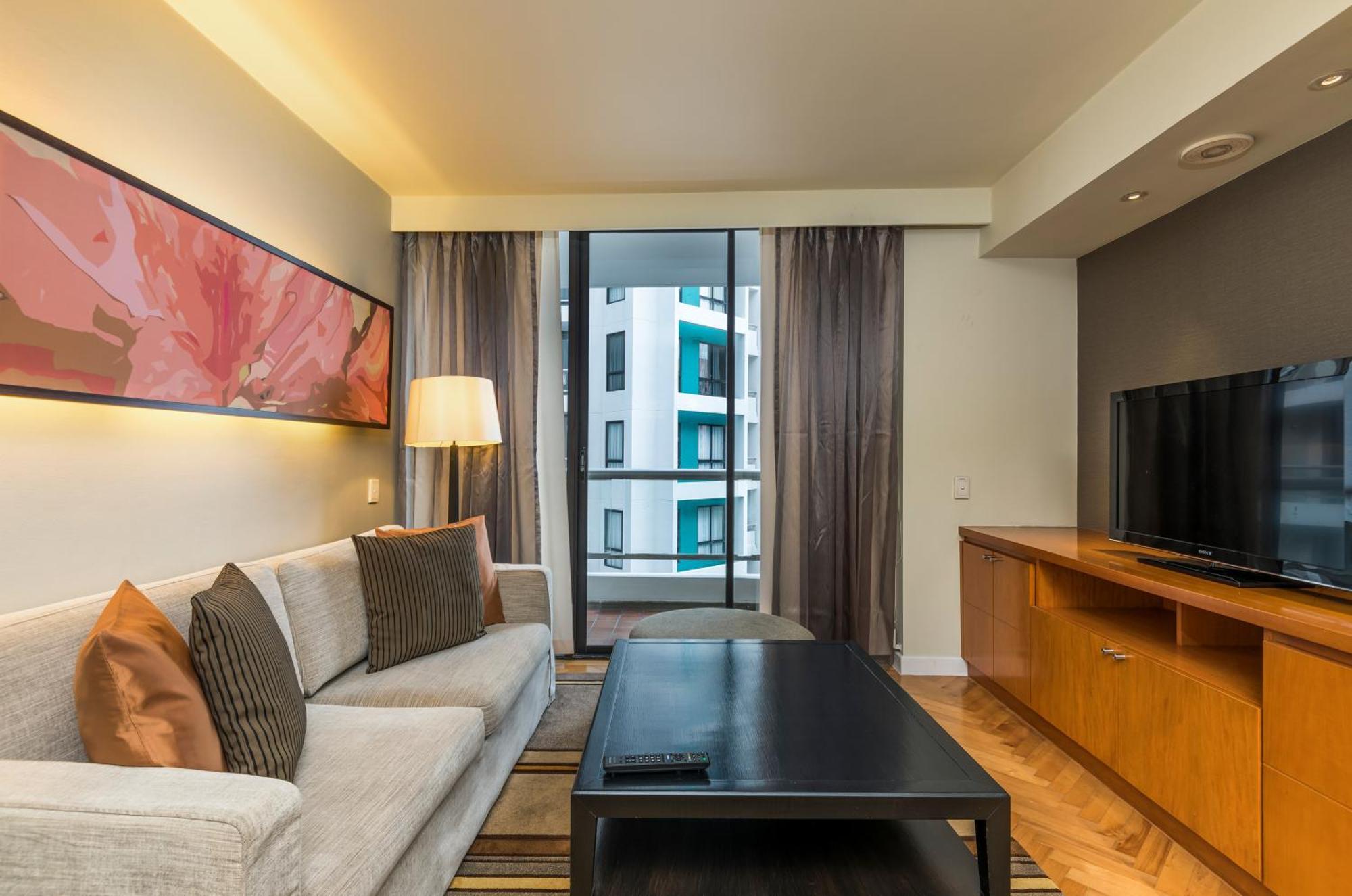 Deluxe One-Bedroom King